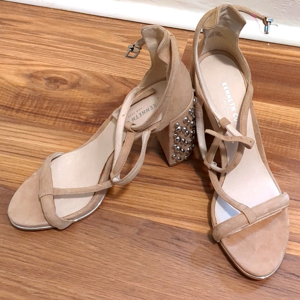 Kenneth Cole nude heels